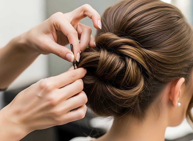 アップ（まとめ髪）